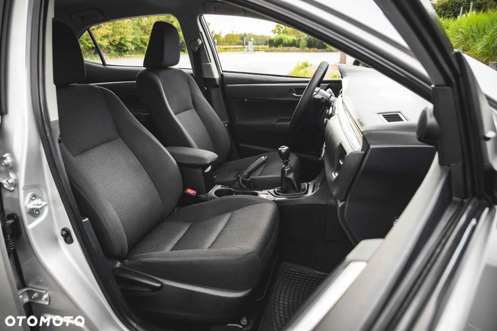 Toyota Corolla - 27