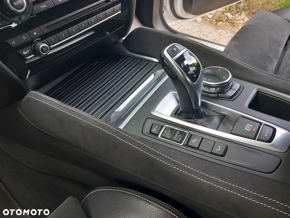 BMW X6 xDriveM50d - 10
