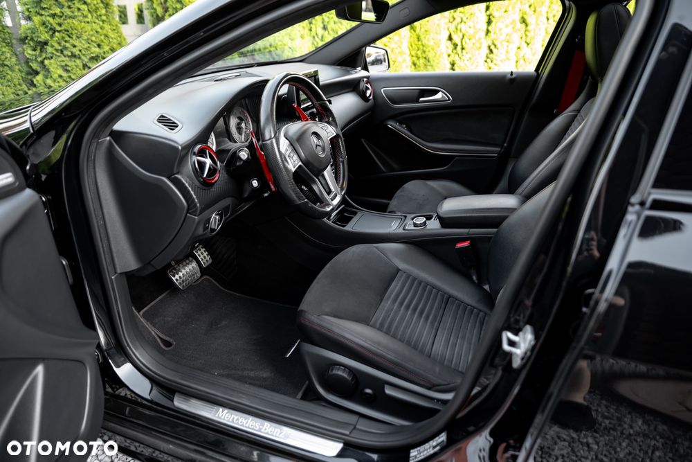 Mercedes-Benz Klasa A 250 4Matic 7G-DCT AMG Line - 17