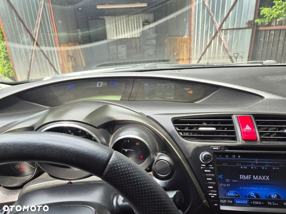 Honda Civic 1.8 Executive - 19