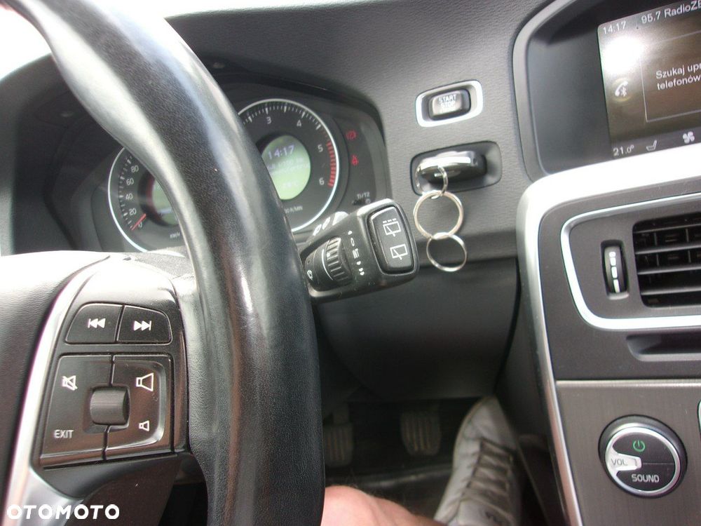 Volvo V60 D3 Momentum - 14