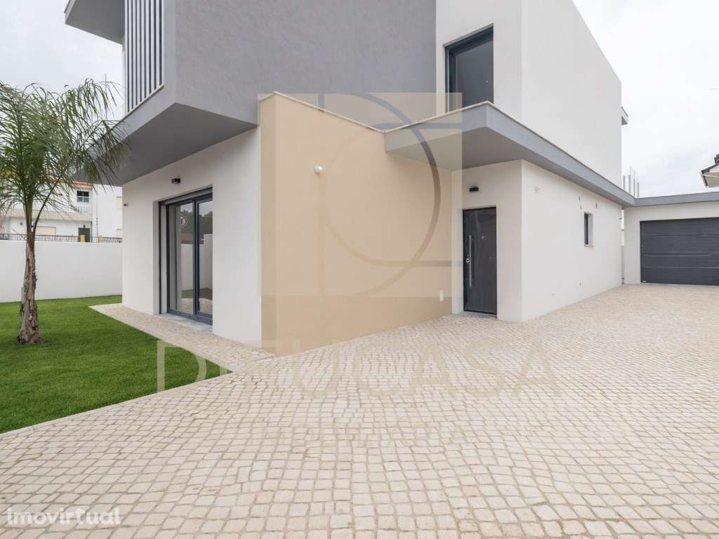 Moradia Isolada T4 c/ Piscina e Garagem - Grande imagem: 3/47