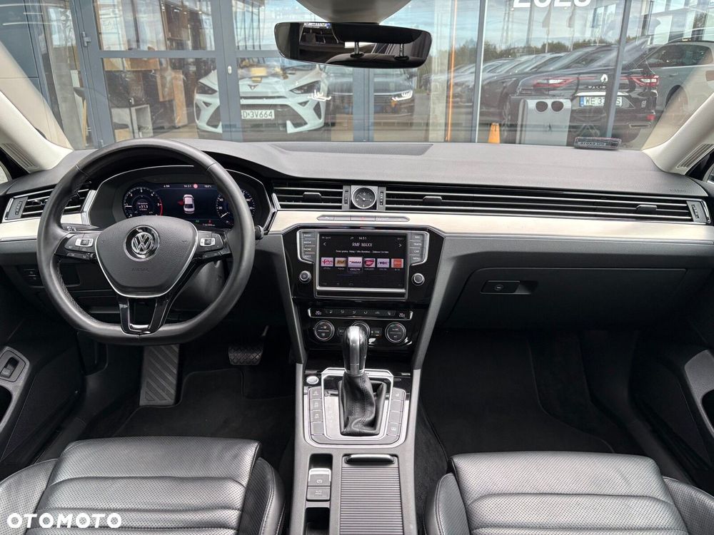 Volkswagen Passat 2.0 TDI Bi-Turbo BMT 4Mot Highline DSG - 9