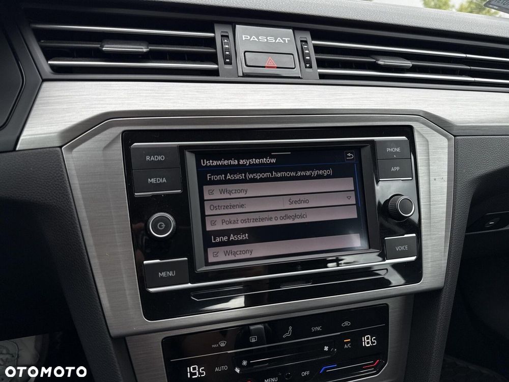 Volkswagen Passat - 23