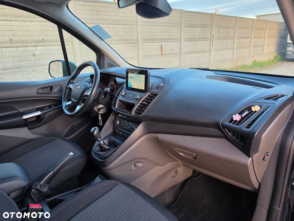 Ford Tourneo Connect - 11