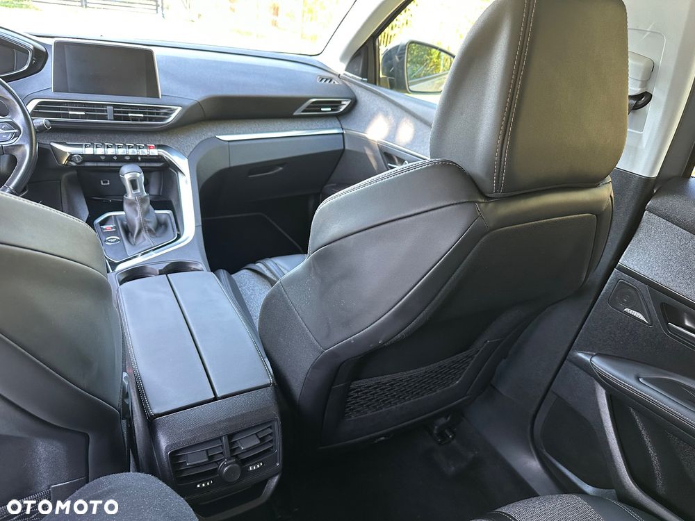 Peugeot 3008 PureTech 130 Stop & Start GPF Allure Business-Paket - 18