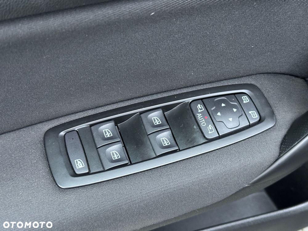 Renault Megane ENERGY TCe 130 INTENS - 17