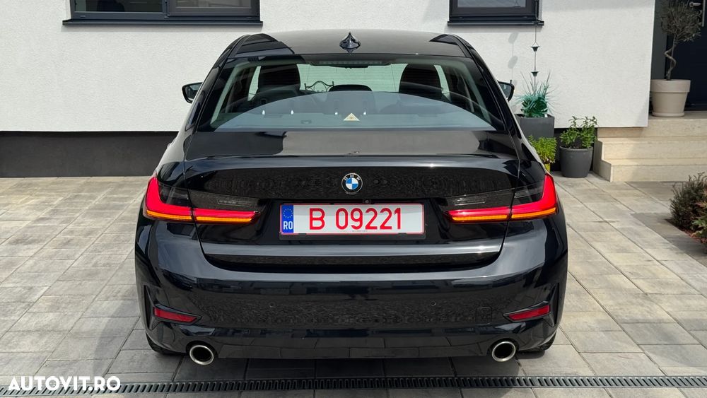 BMW Seria 3 320i Aut. Sport Line - 7