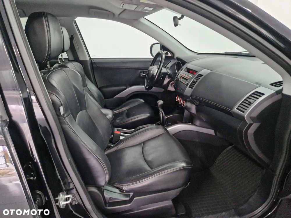 Mitsubishi Outlander - 20