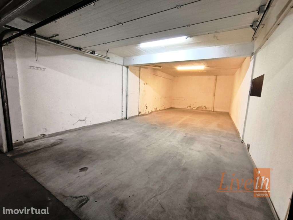 Garagem com 100 m2 na Vila da Ericeira - Grande imagem: 2/10
