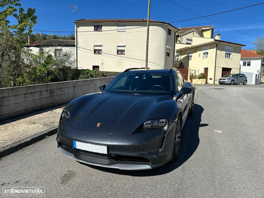 Porsche Taycan Cross Turismo 4 - 3