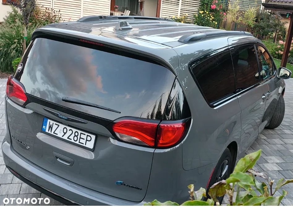 Chrysler Pacifica - 2