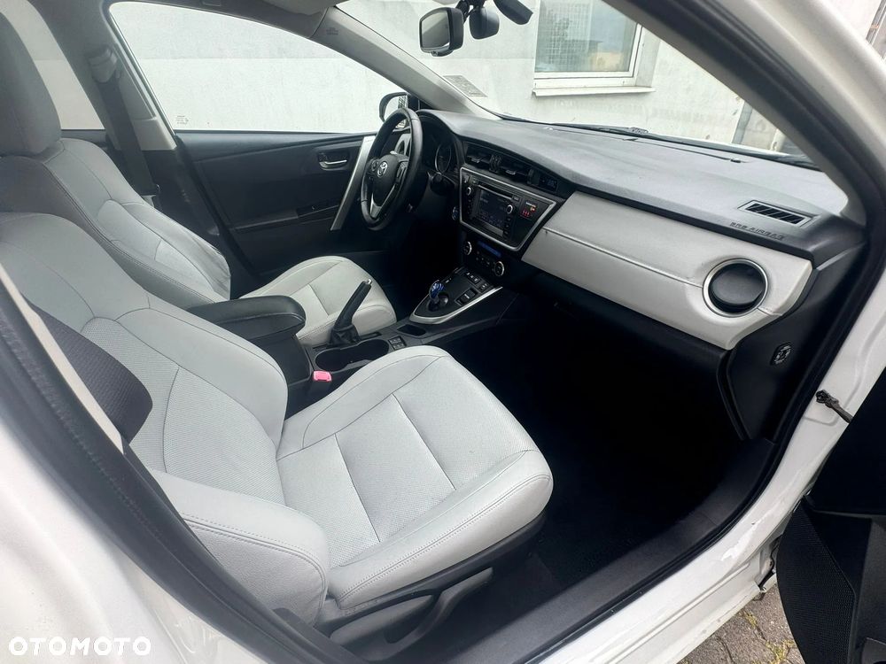 Toyota Auris - 14