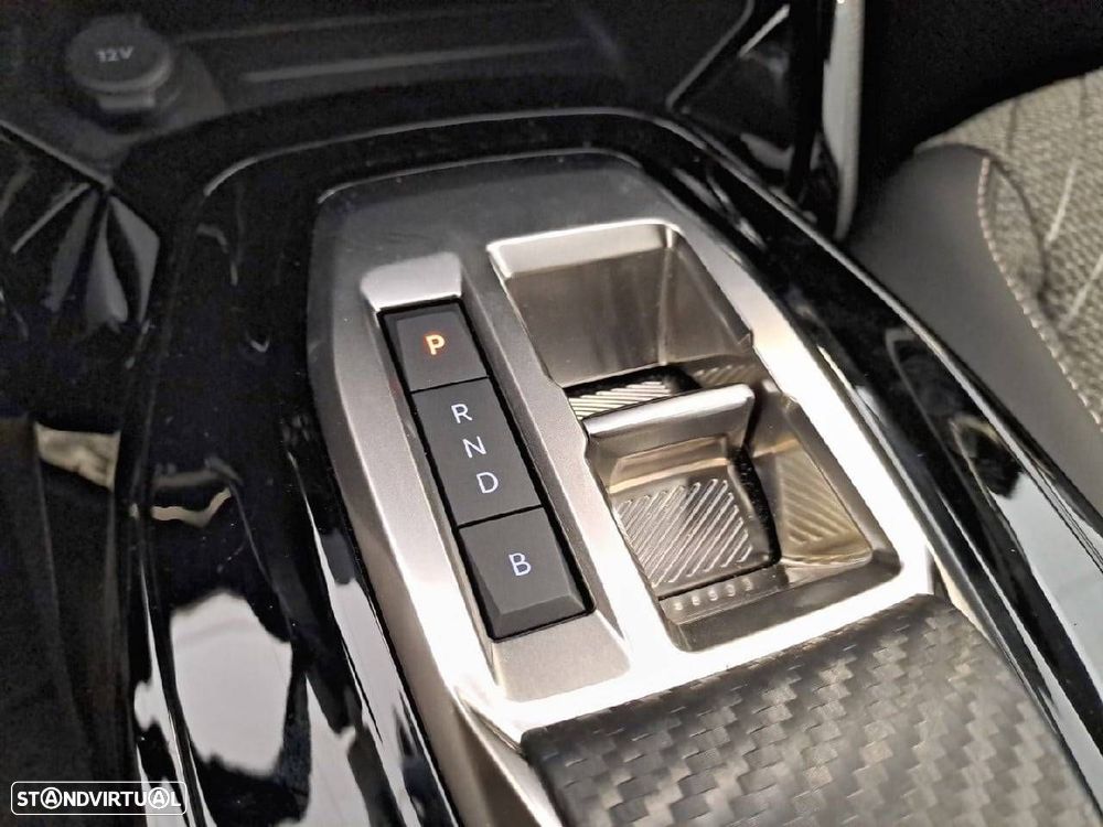 Peugeot e-2008 54 kWh Allure - 22