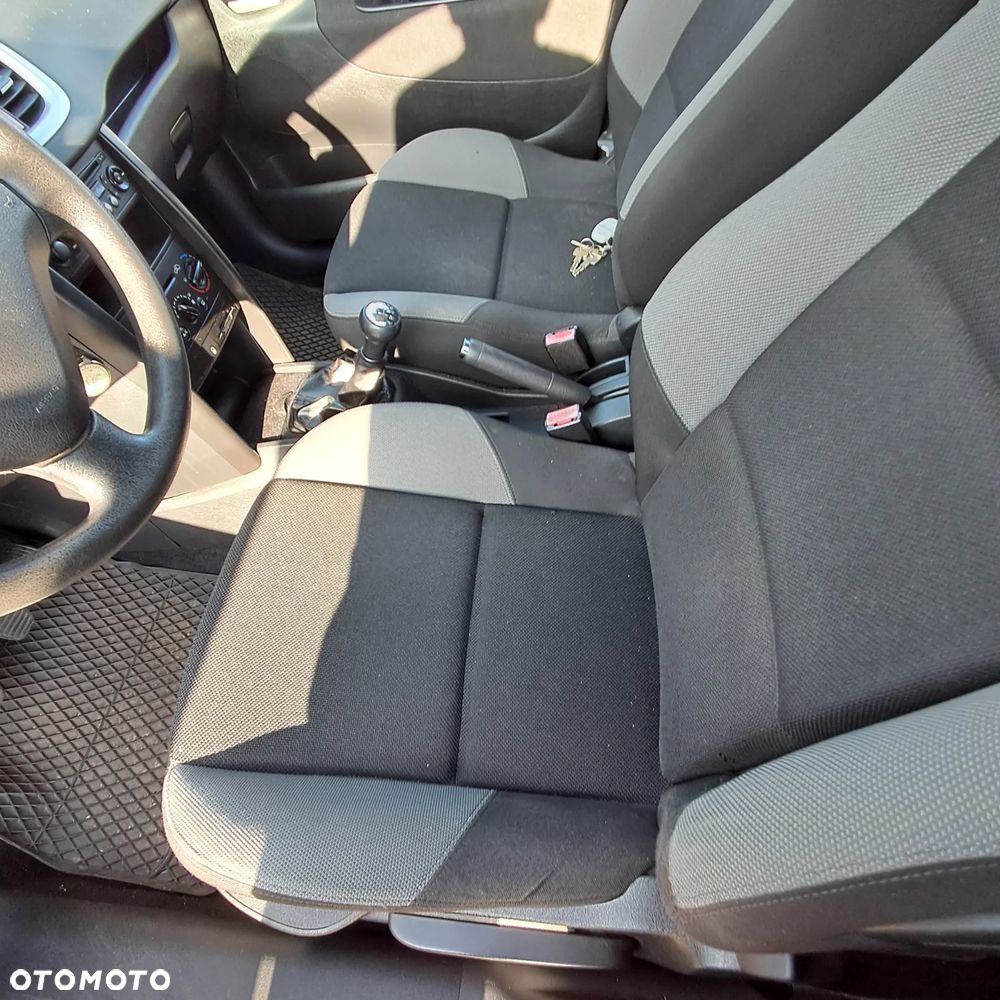 Peugeot 207 1.4 Presence - 9