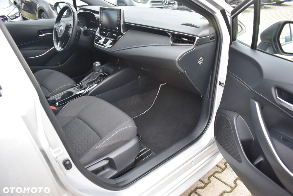 Toyota Corolla 2.0 Hybrid Comfort - 17