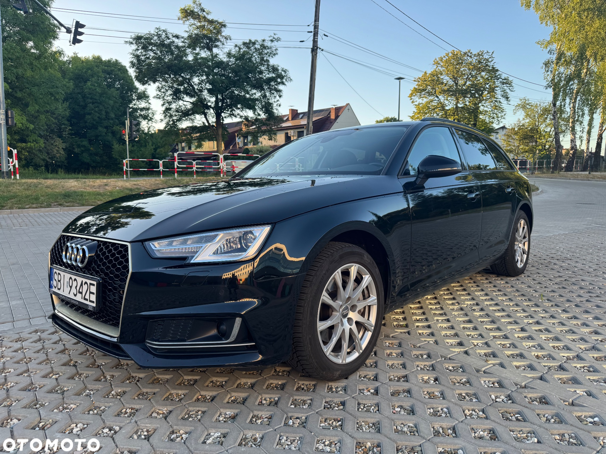 Audi A4 Avant 40 TDI quattro S tronic - 4