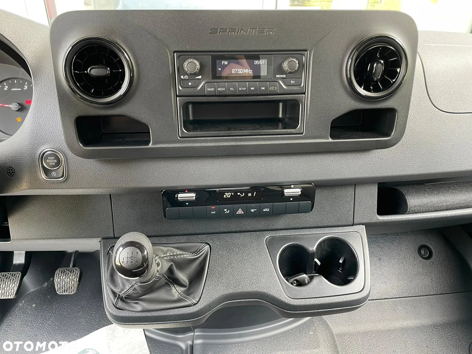 Mercedes-Benz Sprinter - 13
