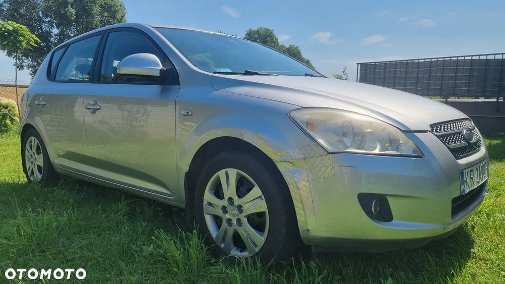 Kia Ceed - 6