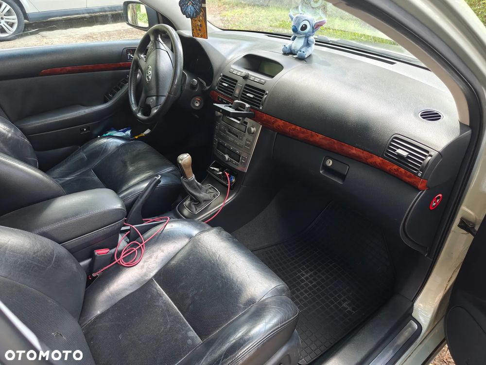 Toyota Avensis 2.0 VVT-i Prestige - 4