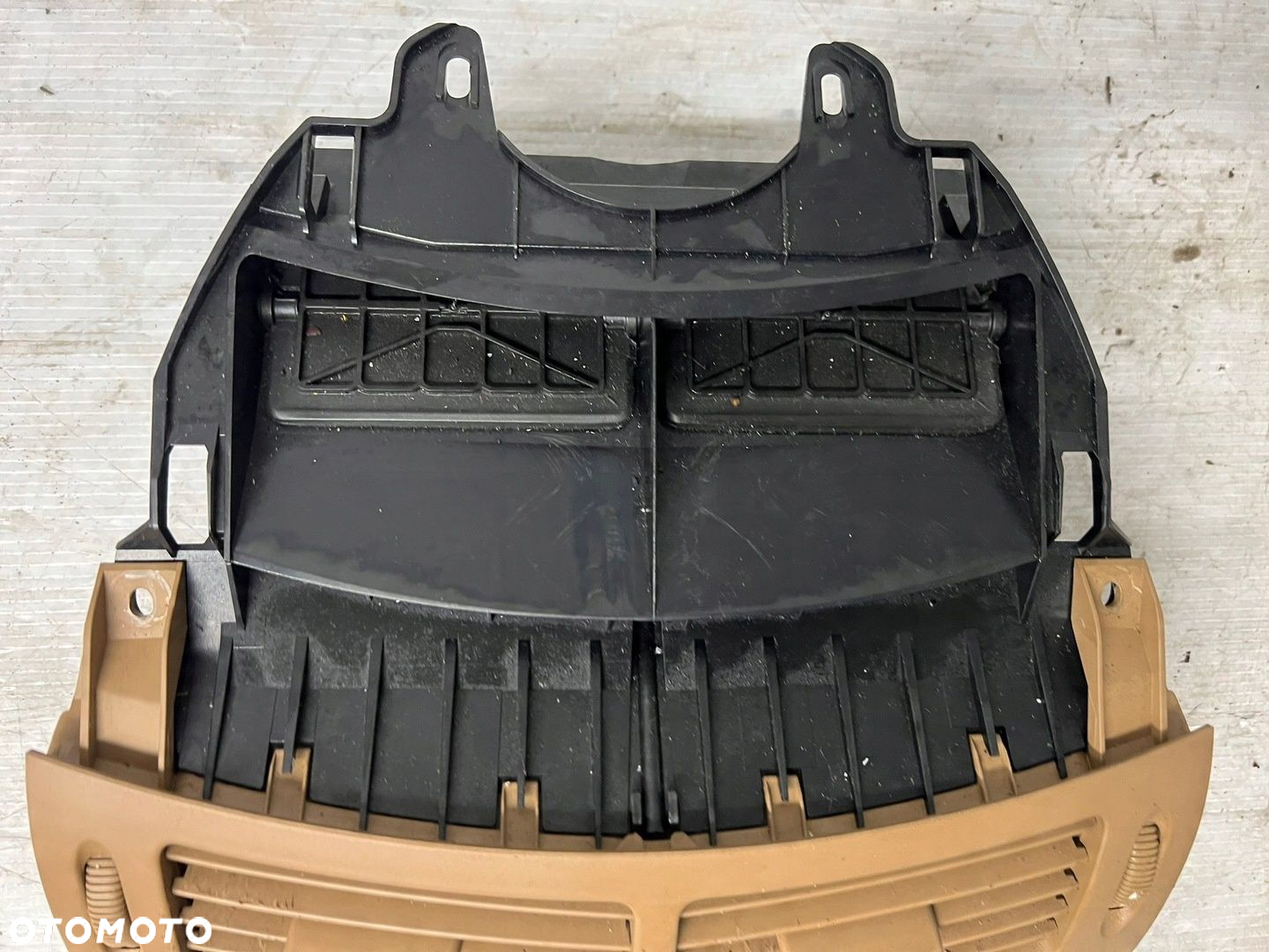 Panel sterowania klimatyzacji kratki nawiew Mercedes A2118302090 - 3