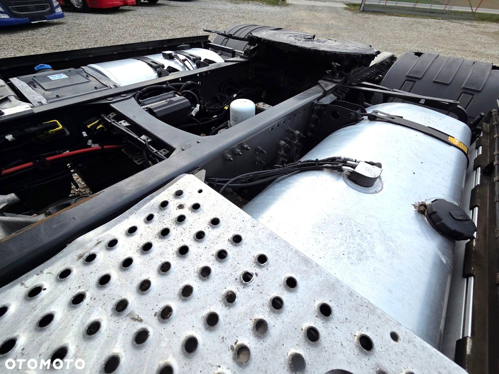 Volvo FH500 / KABINA XXL / I PARK COOL / XENON / ACC / ZBIORNIKI 1350L / - 12