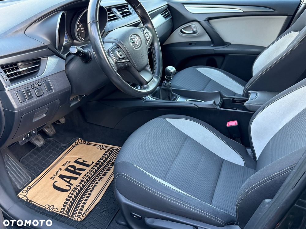 Toyota Avensis - 19