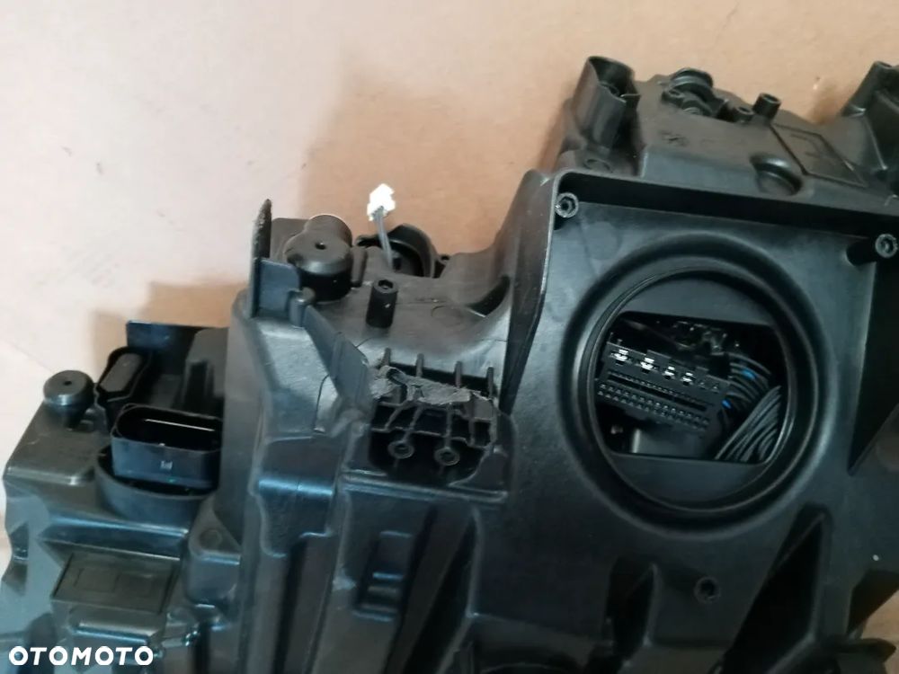 Lampa prawy przód przednia prawa Full Led Skoda Octavia IV 4 - 6