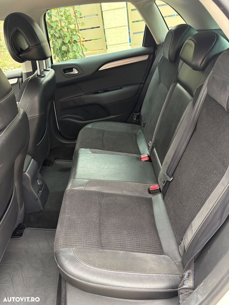 Citroën C4 1.6 e-HDi FAP Exclusive - 10