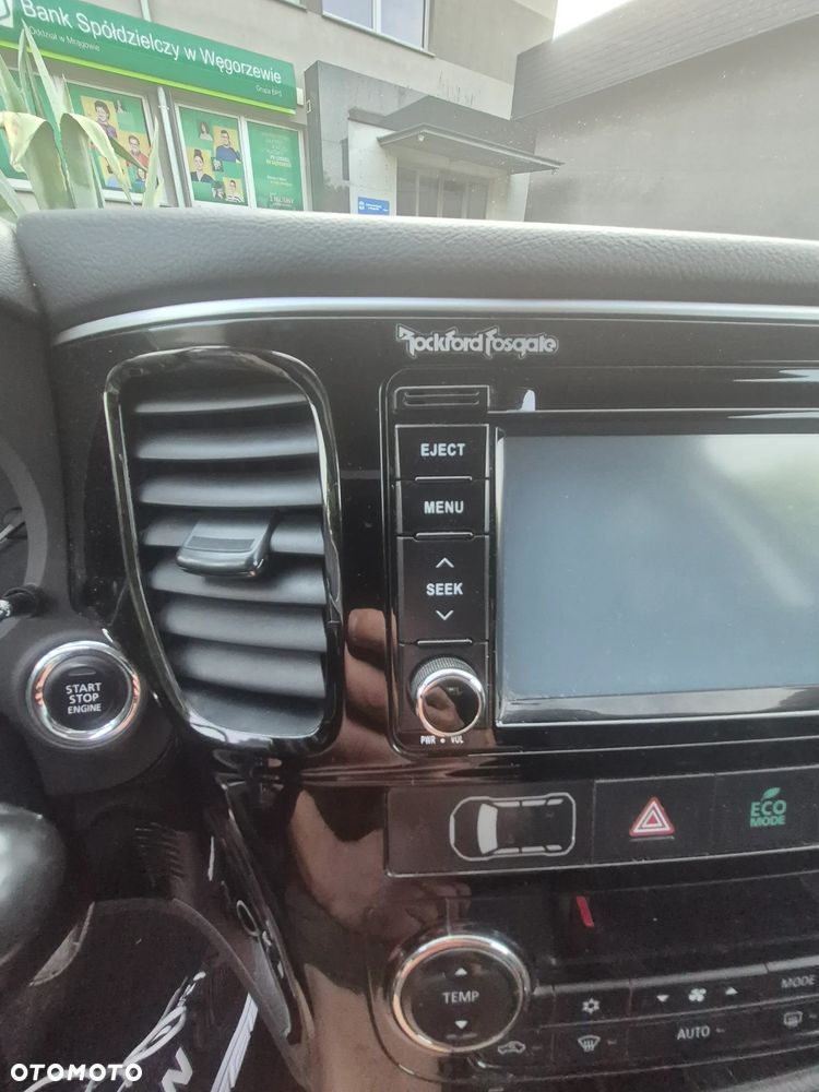 Mitsubishi Outlander 2.2 DID Intense + - 18