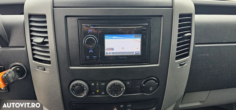 Volkswagen Crafter 2.5TDi - 9