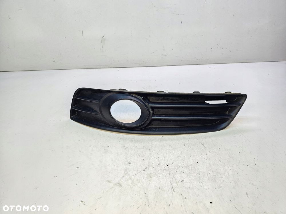 KRATKA ATRAPA ZDERZAKA AUDI A3 8P LIFT 8P0807681H - 1