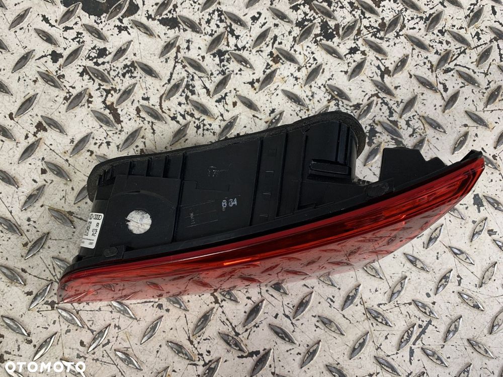 TYLNA LAMPA PRAWA W KLAPE AUDI A3 LIFT 8V4 5 16- DRZWI SPORTBACK ORYGINALNA 8V4945076 - 3