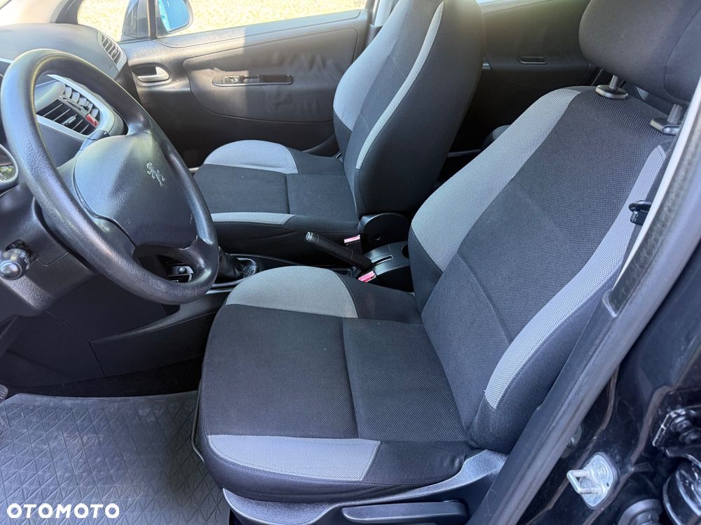 Peugeot 207 1.4 16V Trendy - 11