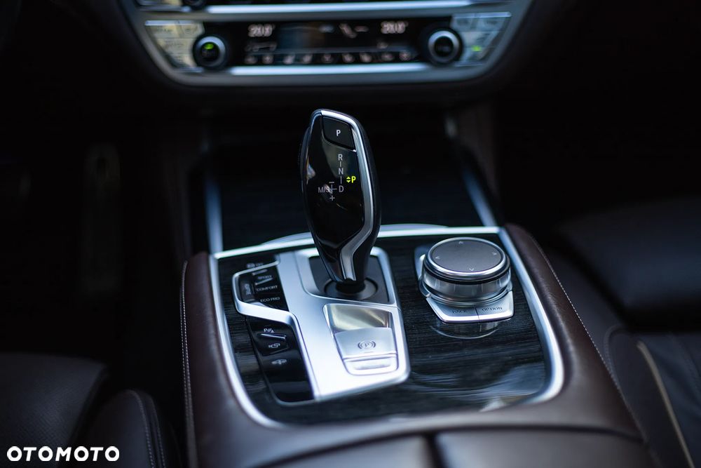 BMW Seria 7 - 17