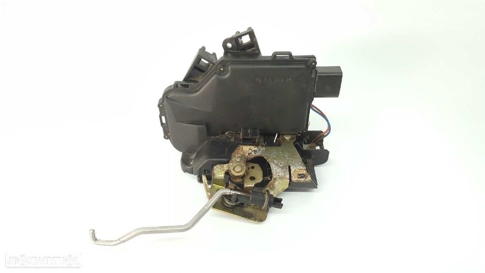 FECHADURA PORTA TRASEIRA DIREITA AUDI A6 AVANT (4B5) 2.5 TDI QUATTRO - 1