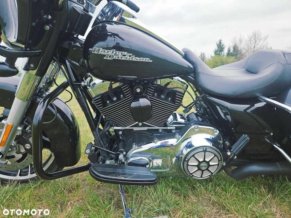 Harley-Davidson Touring Street Glide - 5