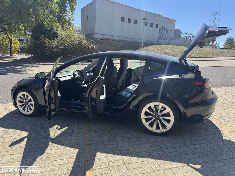 Tesla Model 3 - 4