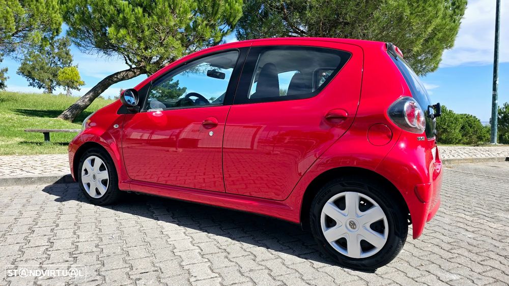 Toyota Aygo Connect - 18