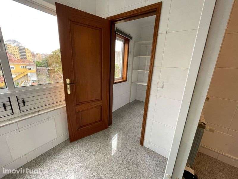 Apartamento T2 em Mafamude, Vila Nova de Gaia - Grande imagem: 4/12