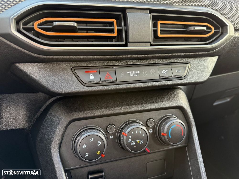 Dacia Sandero 1.0 ECO-G Essential Bi-Fuel - 27