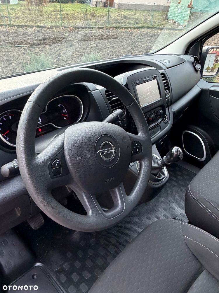 Opel Vivaro - 24