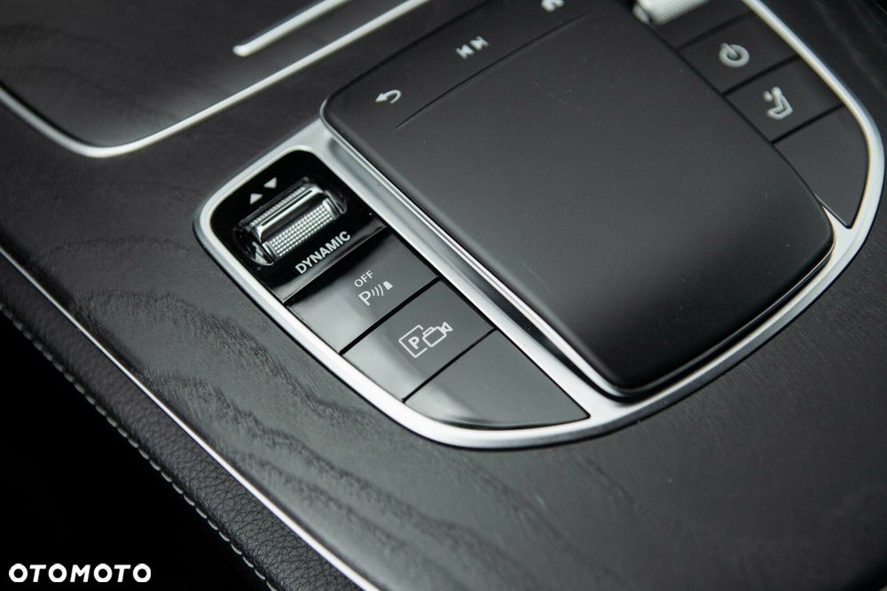 Mercedes-Benz Klasa E - 28