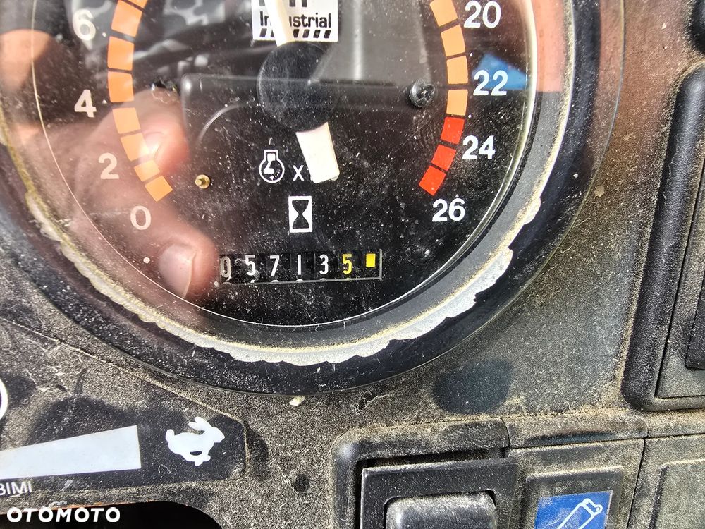 Massey Ferguson MF 900 * 5,700 mth * Krokodyl * Długi teleskop * Zamiana * Opony 80% * - 17