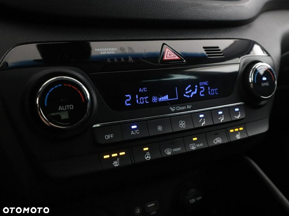 Hyundai Tucson 2.0 CRDI BlueDrive Style 2WD - 27