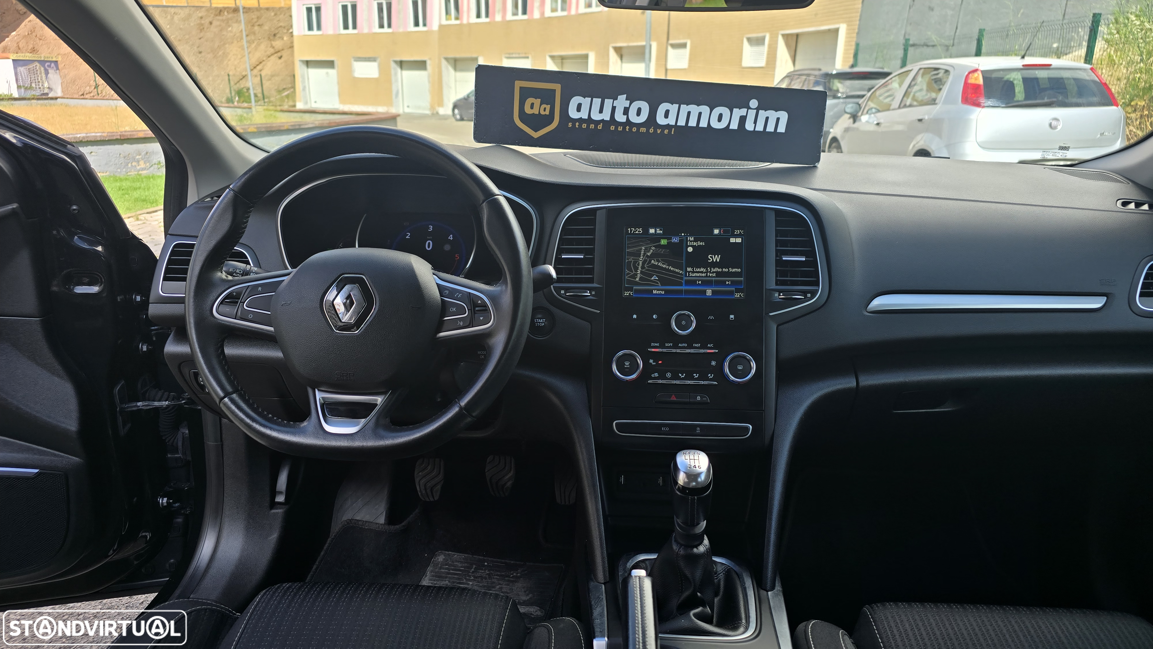 Renault Mégane Sport Tourer 1.5 Blue dCi Limited J17 - 23