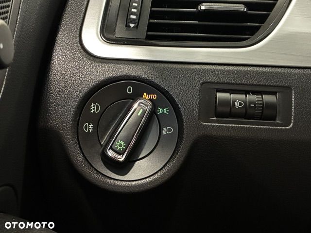 Skoda RAPID 1.0 TSI Ambition - 23