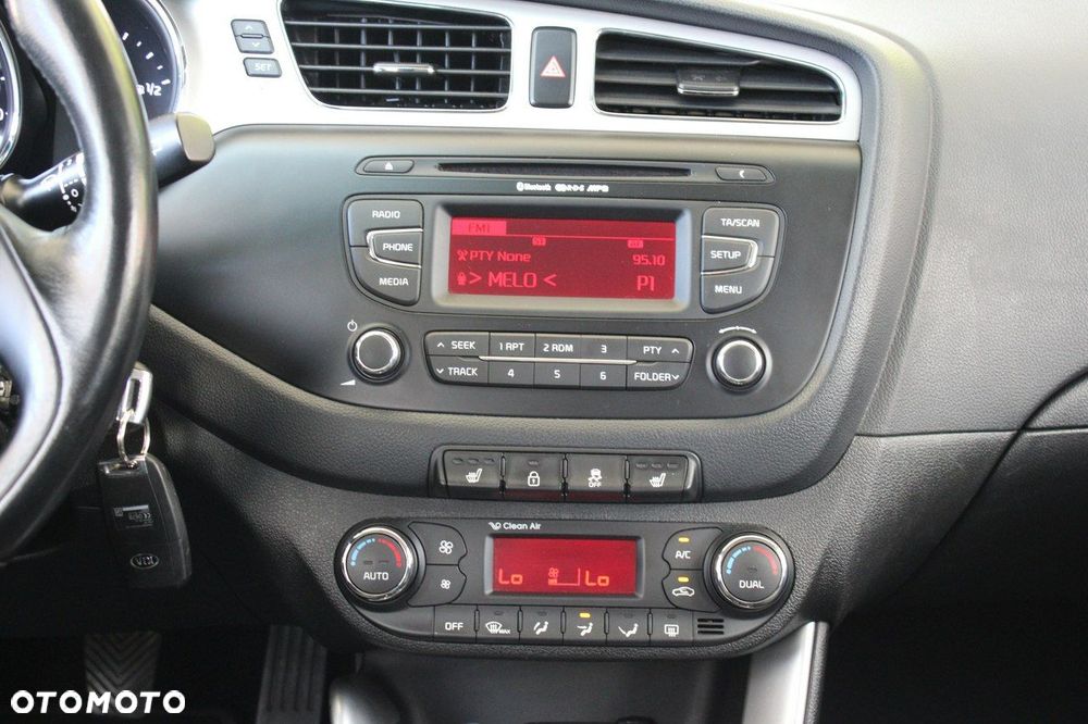 Kia Ceed - 10