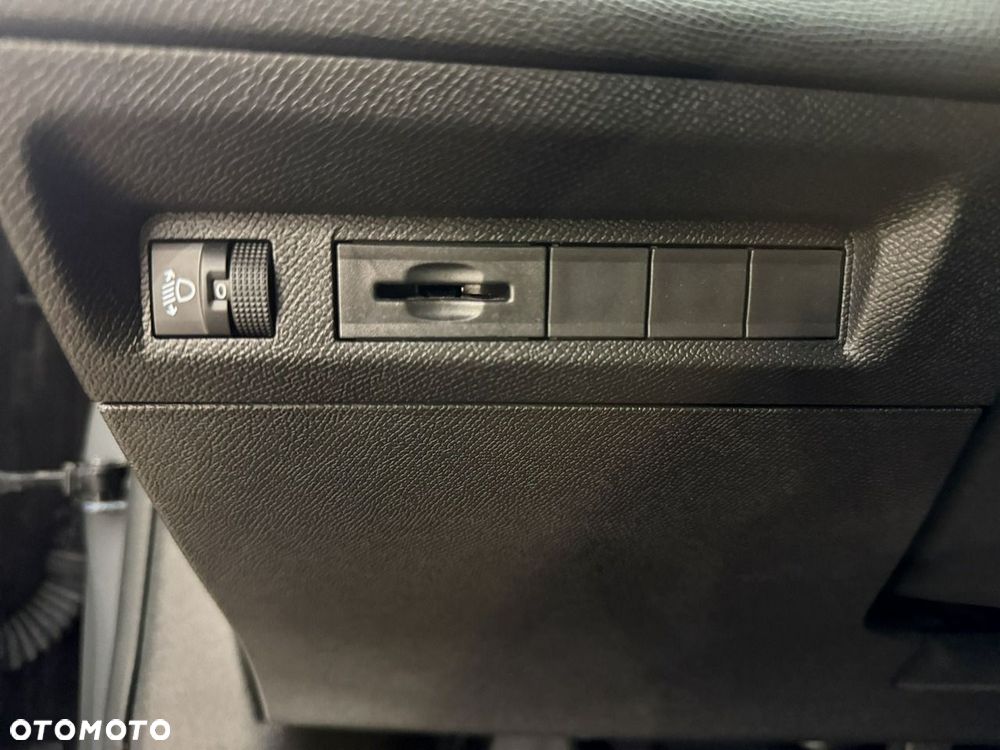 Peugeot 308 1.5 BlueHDi Active Pack S&S EAT8 - 26