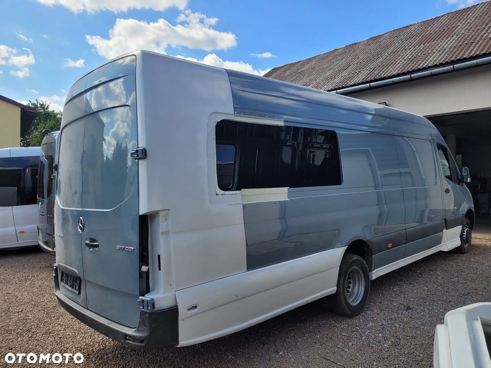 Mercedes-Benz Sprinter - 12